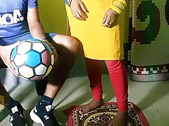 Soccer coach k bengali wifey ki sath foot-baller Ka floor pe chudai